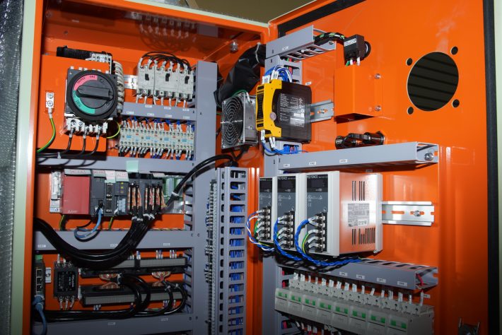 同じ定格電圧でも危険度が違う？ 汚染度が左右する絶縁性能